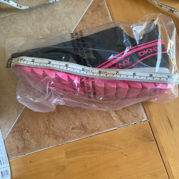 DKNY Wedge Sneakers- New in Box - Picture 7 of 7